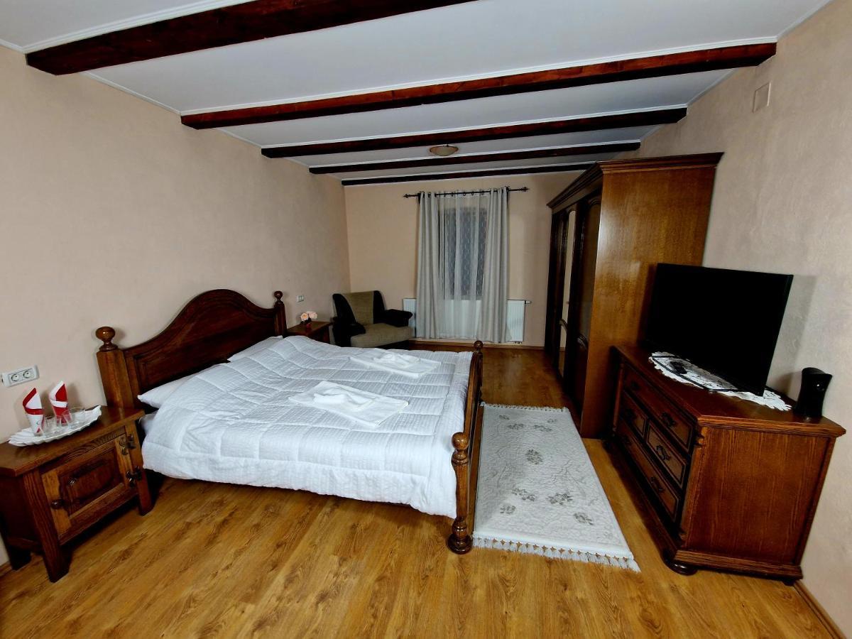 Villa Mehadica House Extérieur photo